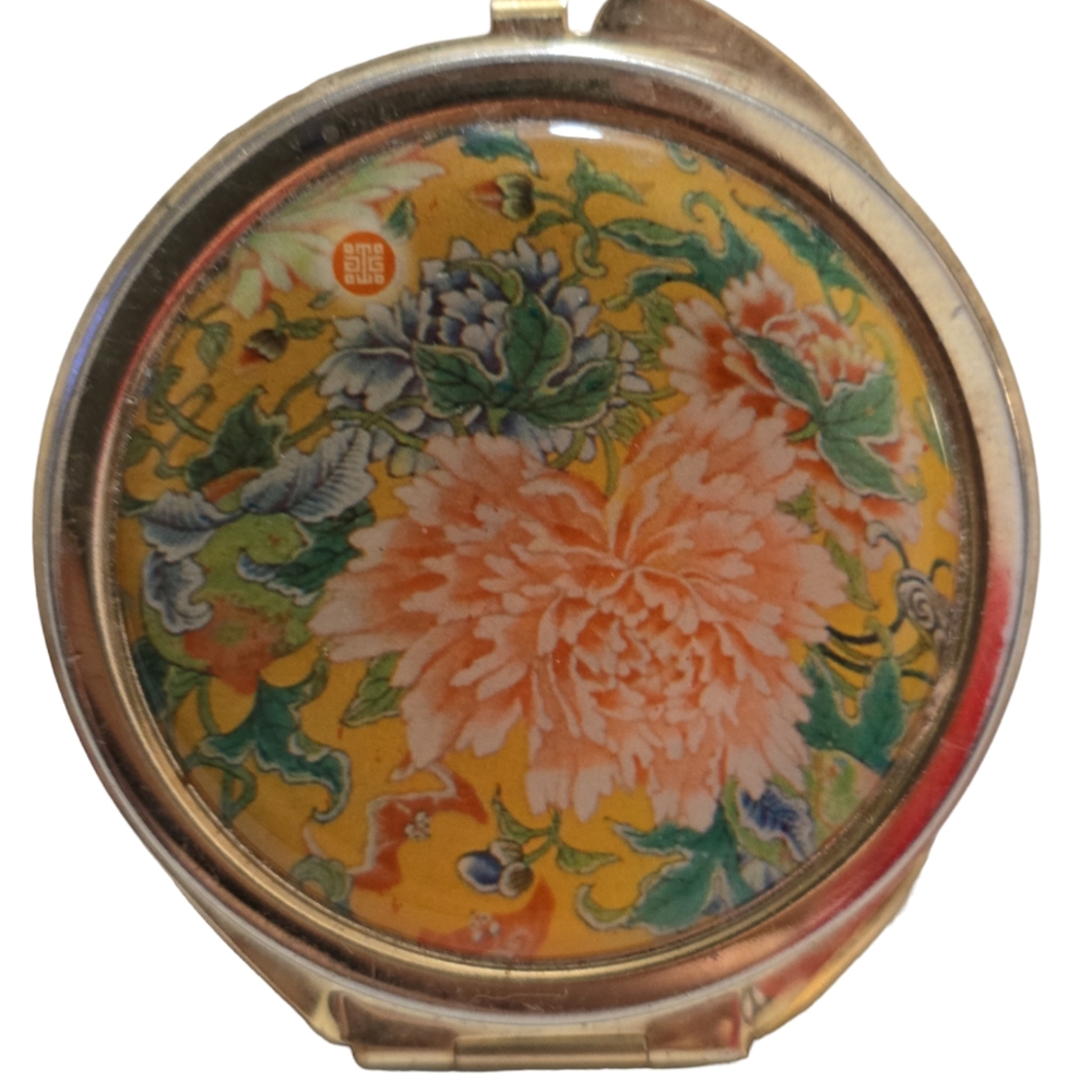 2.5in Vintage Small Powder Compact Vanity Case 11